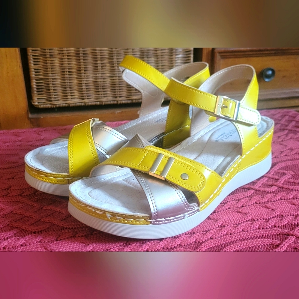 Womens sandals